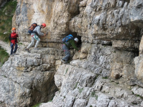 Klettersteig-Monte-Pelmo-Felsband-Ball