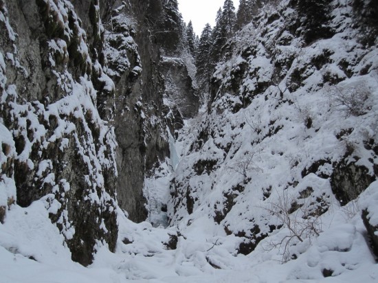 ICE CLIMBING on Waterfall in the FASSA VALLEY - Dolomites