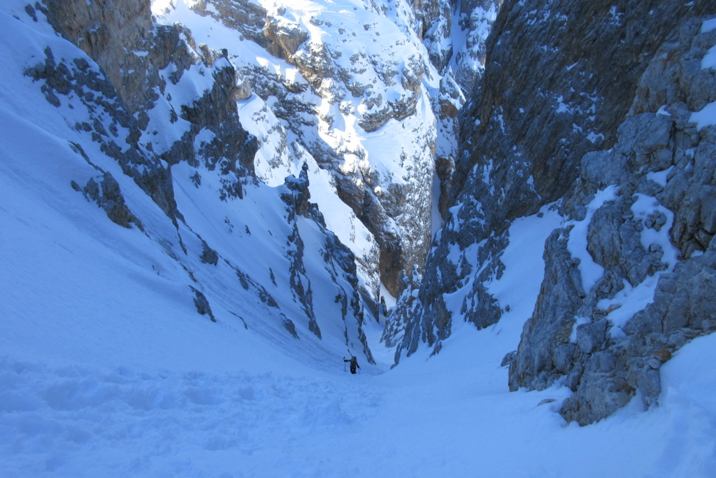 Skitouren Dolomiten: zwischen Rinnen und schroffen Felswänden
